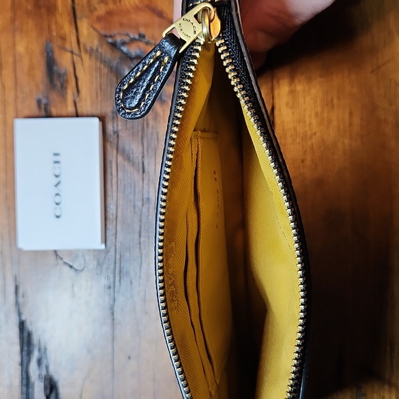 Coach Disney Mickey Mouse X Keith Haring Small Wristlet - NWT - Picture 6 of 9